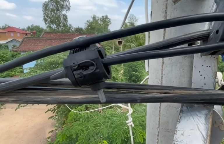 Installation piercing connector installed in Af