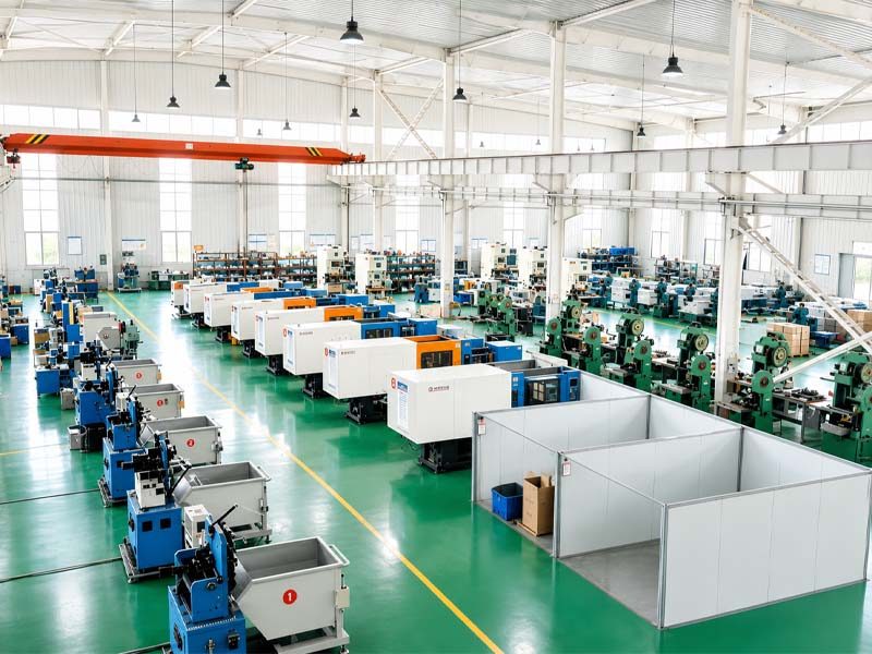pole line hardware manufacturer